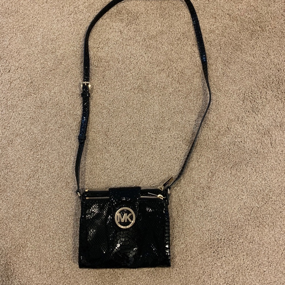 Michael Kors crossbody back black snakeskin